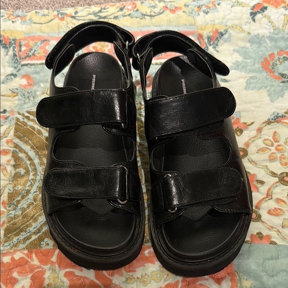 Princess Polly Black Platform Sandals with Straps - Picture 5 of 11